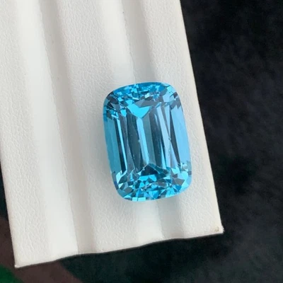 Piedra preciosa suelta topacio suizo corte cojín natural 24,50 quilates de Brasil Foto 1 de 4