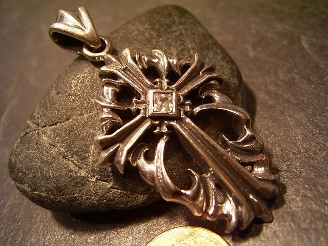 REIF-DESIGN - ZIRKONIA ANHÄNGER KREUZ-MASSIV 925 SILBER - Bild 1 von 1