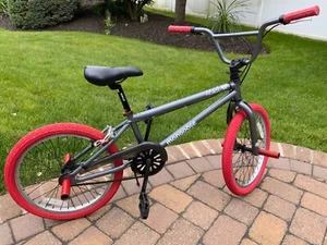 Mongoose 20.5’’ BMX MODE Bicycle GREY - W/RED TIRE PICK UP ONLY - Picture 1 of 20