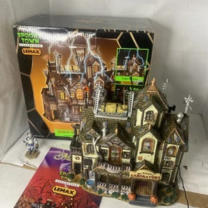 Vintage Lemax Spooky Town "Dr. Tingle's Laboratory" Lights & Sounds Tested Works - Bild 1 von 8