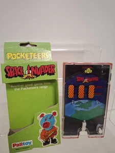 VINTAGE TOMY PALITOY SPACE INVADER POCKETEERS 1970'S HANDHELD GAME & SLEEVE WORK - Picture 1 of 12