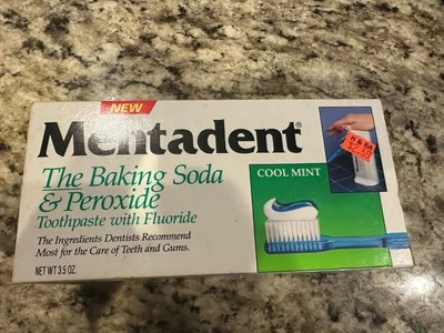 Pasta de dientes Mentadent vintage fresca como nueva con dispensador 3,5 oz Foto 1 de 2