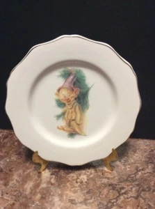 Disney Direct 9” Dinner/Dessert Plate Vintage Christmas Snow Whites - Dopey - Picture 1 of 4