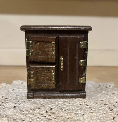 Casa de bonecas vintage miniatura 1;12 Concord caixa de gelo madeira marrom - Imagem 1 de 4