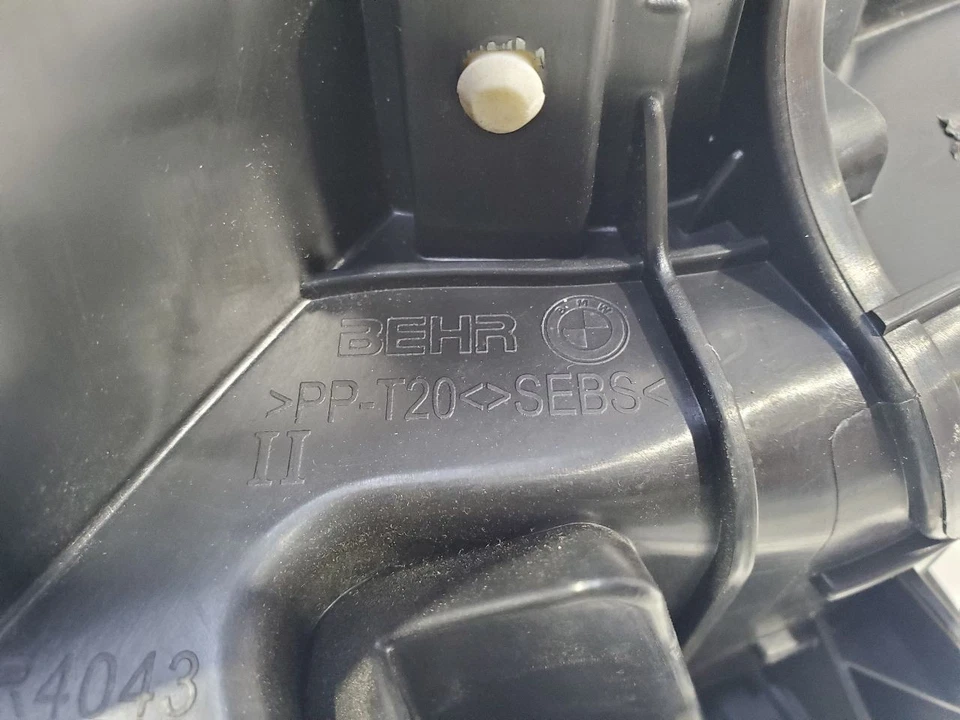 Motor soplador de climatización delantero usado se adapta a: BMW 650I 2013 delantero grado A Foto 1 de 4