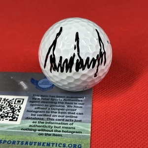 Pallina da golf firmata dal presidente Donald Trump autografata con ologramma COA - Foto 1 di 8