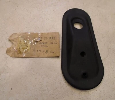 NOS 1949 BUICK SUPER ROADMASTER Parking Lamp / Light Mounting Plate RH — 第 1/3 张图片