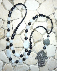 ★ Cadena larga en Y ★ HIPPIE BOHO IBIZA ★ MANO HAMSA ★ antracita y blanco ★ - Imagen 1 de 5