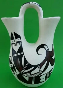  Wedding Vase Pottery Double Spout Hand Painted Made in Mexico Signed Approx 8"  - Picture 1 of 9