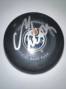 Mattias Ekholm Edmonton Oilers Autogramm Official Game Puck signed - Bild 1 von 3