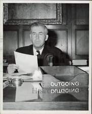 1946 Press Photo Secretary of Commerce Henry Wallace reads letter in his office