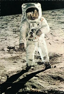 21 July 1969 Moon Landing Apollo 11 Vintage Postcard BS.06 - Picture 1 of 2