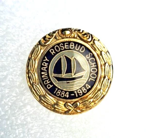 Rosebud Primary School Badge Celebration 100 Years 1884 to 1984 Rosebud Victoria - Picture 1 of 3