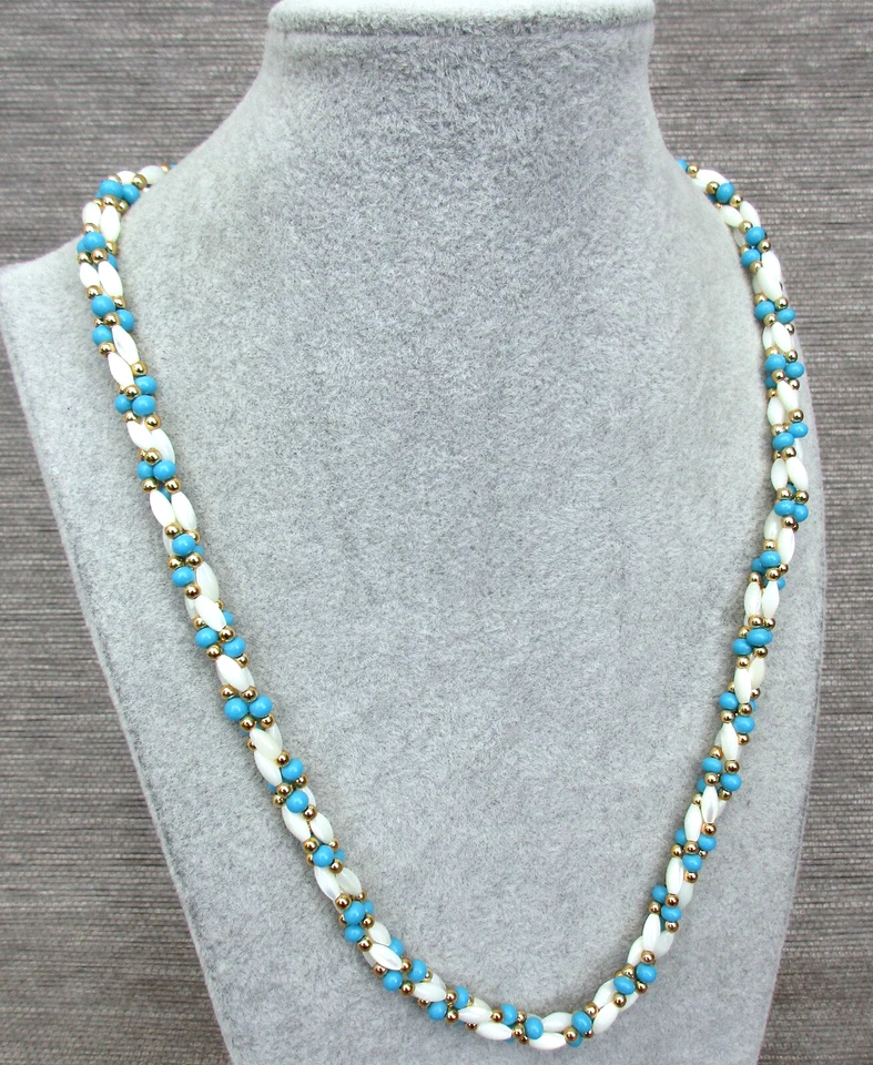 (C07)  Modeschmuck Kette mit echt Perlmutt 3fach gedreht /Perlmutt+ Türkis/57cm - Bild 1 von 1