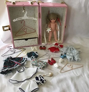 Madam Alexander 8 In. “Wendy Loves Being Loved “ Doll With Accessories Lot - Picture 1 of 16