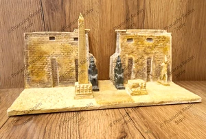 Squisito ingresso storico antico tempio di Luxor con statue del re Ramses II - Foto 1 di 17