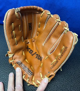 Regent Baseball Glove model 03226 Youth T Ball 11" - Picture 1 of 8