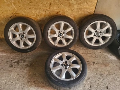 MINI Cooper Winterreifen 195/55R16 auf MINI-Alufelgen für Cooper und Cooper SE  - Bild 1 von 4