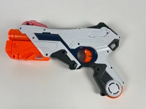 Pistola bláster láser punto alfa NERF Laser Ops Pro | Probada y funcionando - Imagen 1 de 8