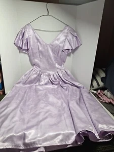 Abito vintage fatto a mano, poliestere L, taglia Med, viola, scollo a V - Foto 1 di 6