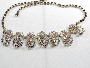 Vintage Lavendar und Rosa Aurora Borealis Strass Halskette. Unsigniert. - Bild 1 von 9