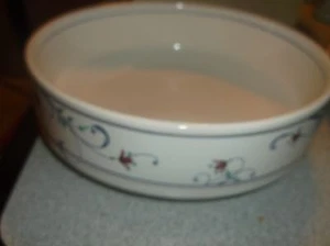 MIKASA INTAGLIO ANNETTE 8 1/4 INCH SERVING BOWL - Picture 1 of 1