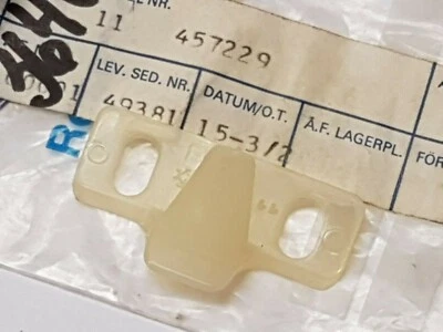 FORD TAUNUS 12M 15M P6 1968-1970 PUERTA GUANTERA CATCH/CLIP #457229 ¡NUEVO EN CAJA! Foto 1 de 4