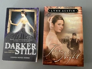 Darker Stil - Hieber, Leanna Renee + Fire by Night - Lynn Austin 2 Bücher Posten - Bild 1 von 5