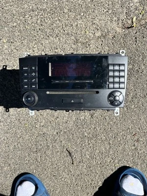 Original Mercedes W203 C-Klasse Radio Audio CD Radio A 203 870 45 89 - Bild 1 von 3