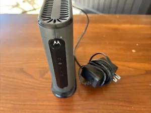 Motorola 8x4 Cable Modem, Model MB 7220, Docsis 3.0 w/ Power Adapter Tested - Picture 1 of 4