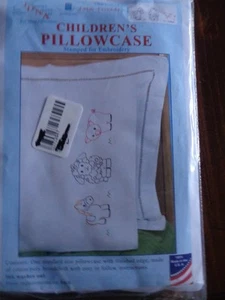 STAMPED FOR EMBROIDERY CHIILDREN'S PILLOWCASE FARM FRIENDS ANIMALS #1605-939 - Picture 1 of 2