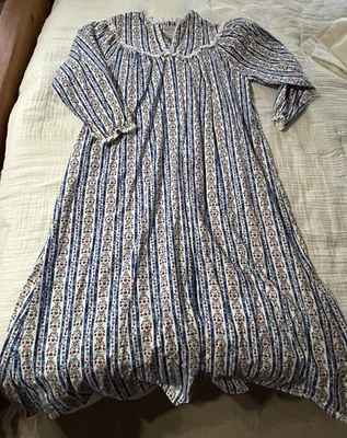NEW Lanz of Salzburg Flannel Nightgown Blue Tyrolean Hearts Flowers Womens L - Image 1 of 4