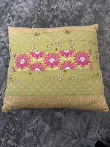 18 Inch  Vintage Look Pillow Flowers & Buttons Pinks Yellows.  Quilt Theme - Picture 1 of 8