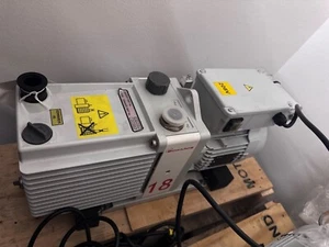 Edwards 18 E2M18 Dual Stage Rotary Vane Mechanical Vacuum Pump 208V A36324904 - Picture 1 of 3