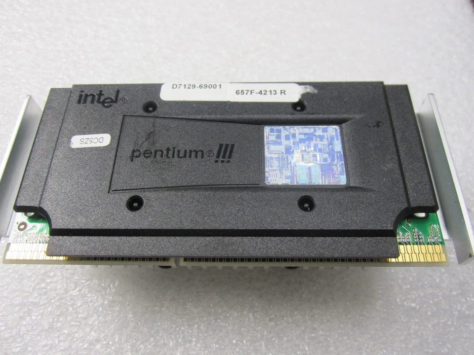 Intel Pentium III Processor 500MHz SL35E w/ Heatsink - Image 1 of 1
