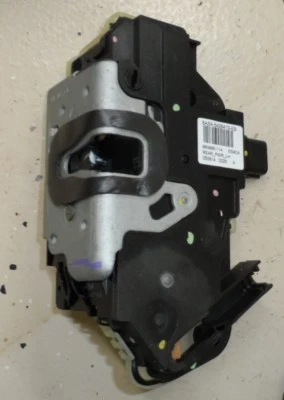 Оригинальная левая задняя дверная защелка в сборе для Lincoln MKS 2010–2012 годов выпуска DG1Z-5426413A - Изображение 1 из 4