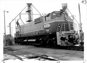 Tren ferroviario de Columbia Británica 1973 #730 patio de motor 5x7 foto ferrocarril X2200S B - Imagen 1 de 2
