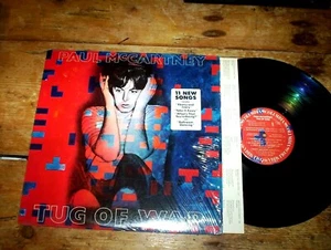 PAUL McCARTNEY ( TUG OF WAR ) ORIG 1982 VINYL LP in shrink w/ HYPE sticker VG+ - Bild 1 von 1