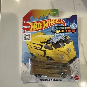 Hot Wheels 2025 Color Shifters  Volkswagen Drag Bus Yellow to Black - Picture 1 of 7