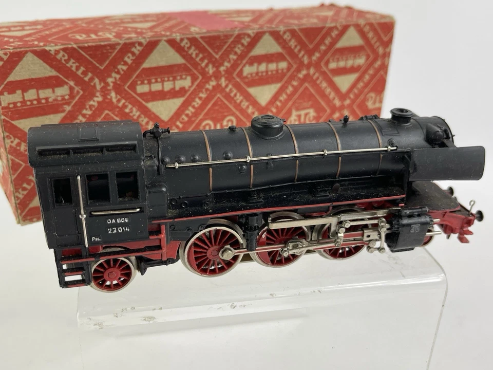 Vintage Original  HO scale European Marklin Locomotive  23401 , Used With Box - Image 1 of 4