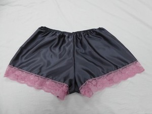 Dunkelgrau Polyester Satin Französischer Slip IN 10/12 mit Rosa Spitze