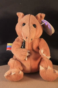 COKE International Sitzsack Plüschtier Taps the Tapir Venezuela #0231 EUC  - Bild 1 von 7