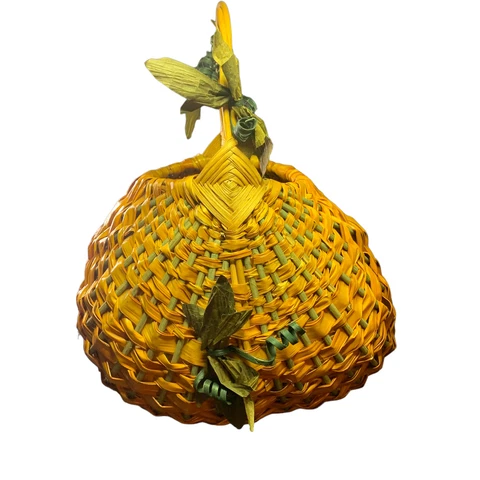 Beautiful Mexican Hand Woven  Grass Basket, 13 in. x 16 in, great Condition Cover