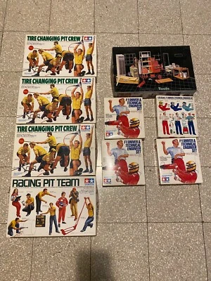 Tamiya, changing pit crew , F1 Driver engineering, racing pit , garage tools box - Immagine 1 di 2