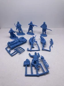 CONTE COLLECTIBLES FRENCH FOREIGN LEGION SOLDIER SET 1/32 UNPAINTED PLASTIC RUB3 - Picture 1 of 7