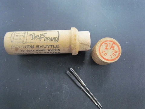 NOS Boye Antique 2 Needles Treadle Sewing Machine Parts Size 2 1/2 Wooden Tubes Cover