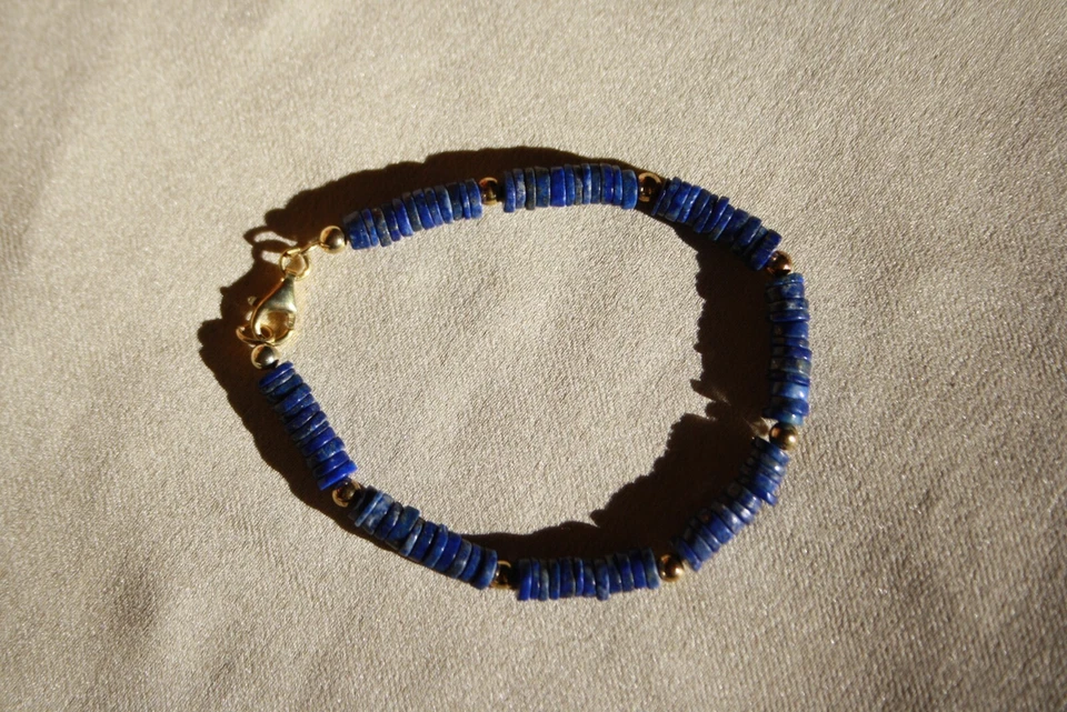 Armband Lapis Lazuli, Scheibe, Würfel, Münze, 18,5-20,5 cm, 925 Silber vergoldet - Bild 1 von 1