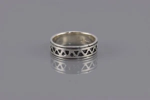 Anillo de banda con patrones en zigzag oxidados de plata esterlina de 6 mm talla: 6,5 - Imagen 1 de 7