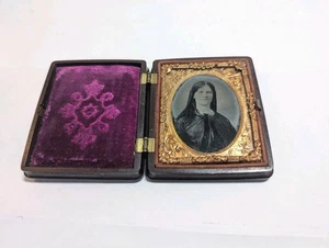 Antique 1/9th Plate Daguerreotype Photograph Woman. Period Original Case - Picture 1 of 8