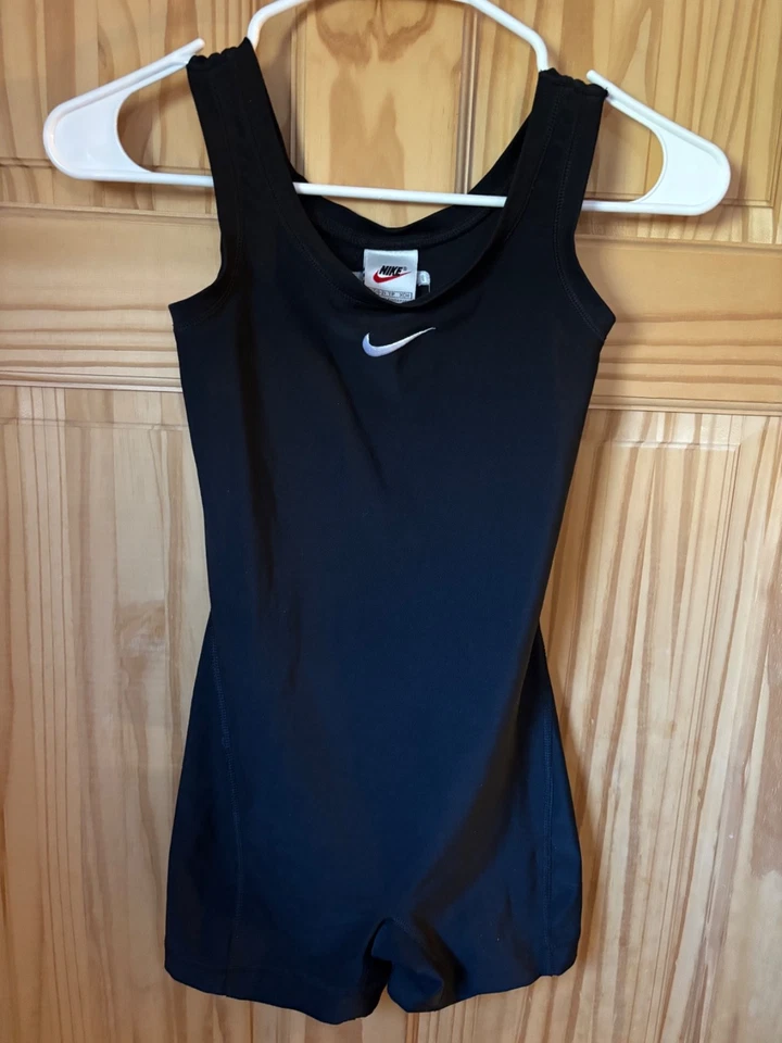 Body corto Nike para mujer talla XS negro Dri-FIT gimnasio Life. Usado una vez*ENVÍO GRATUITO Foto 1 de 4